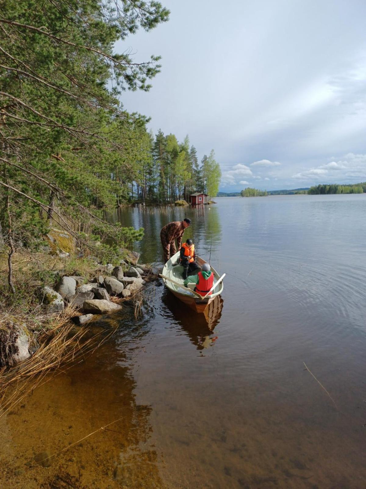 Accommodation And Fishing Vonkale Еенекоскі Екстер'єр фото